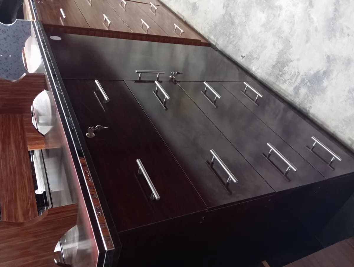 ওয়ারড্রোব বা কেবিনেট
