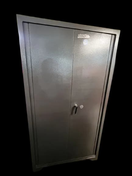 স্টিল আলমারি