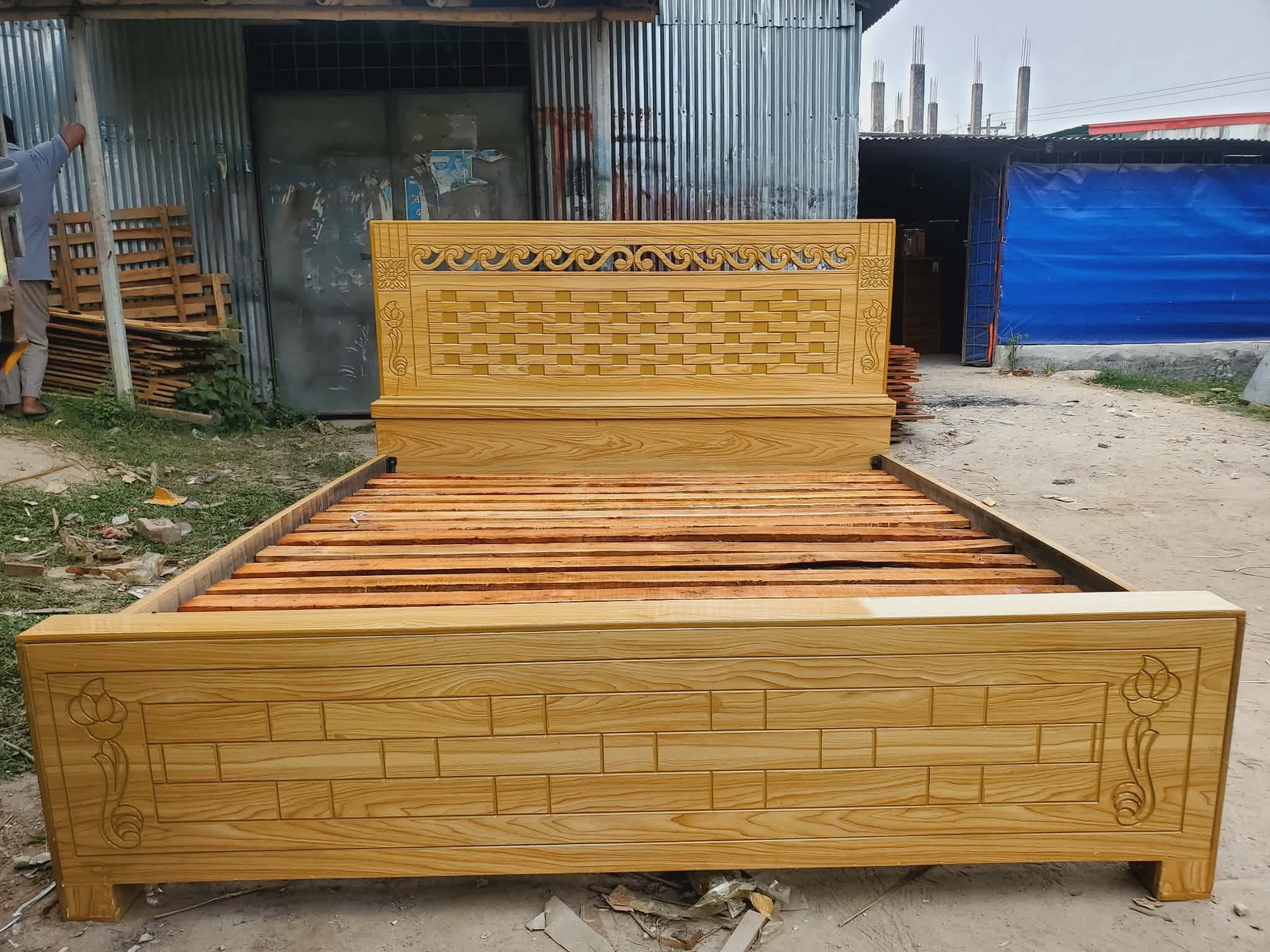 হেড বক্স খাট