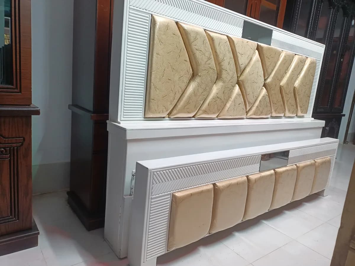 হেড বক্স গদি খাট