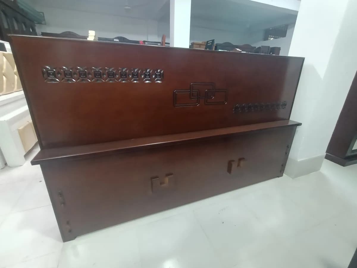 বক্স এবং হেড বক্স খাট