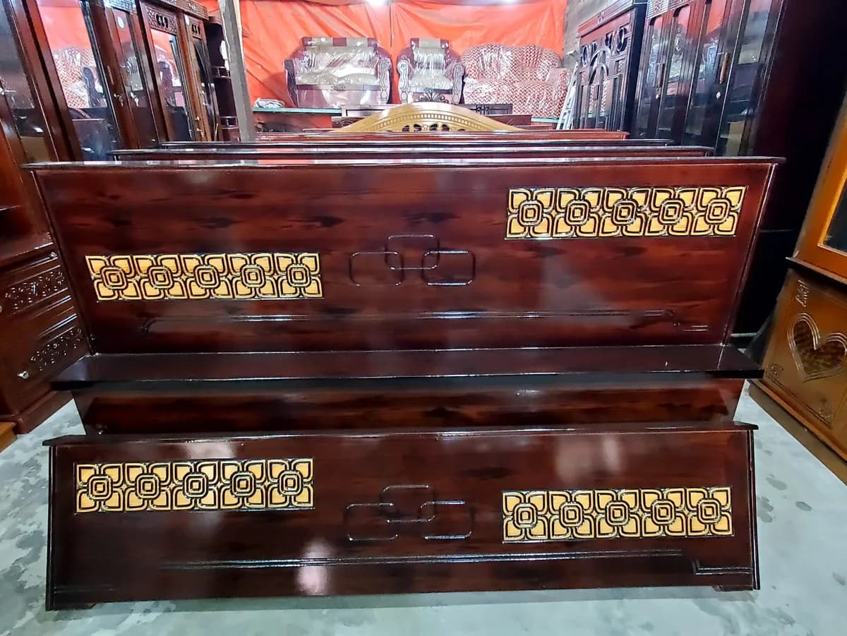 হেড বক্স খাট
